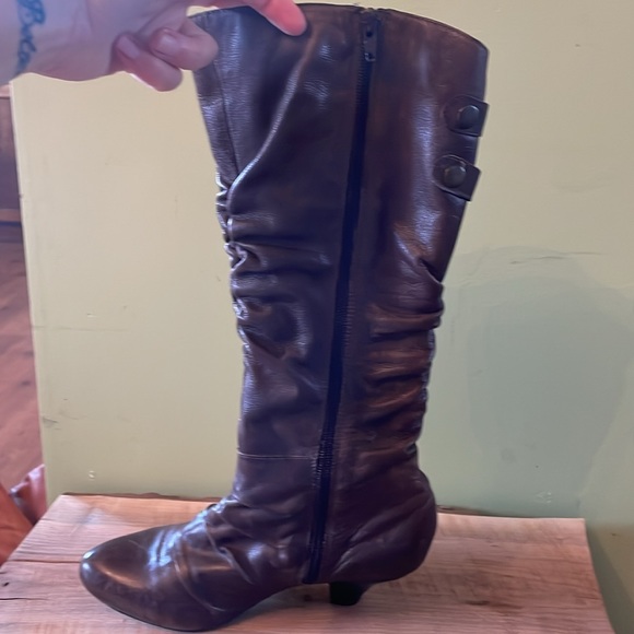 Rinaldi brown mid-calf “slouch detail” boots. - Picture 7 of 12